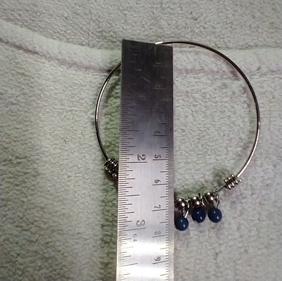 Silvertone adjustable blue beaded charm bracelet - Picture 3 of 3